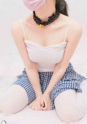 老师把筷子放在我的p眼里